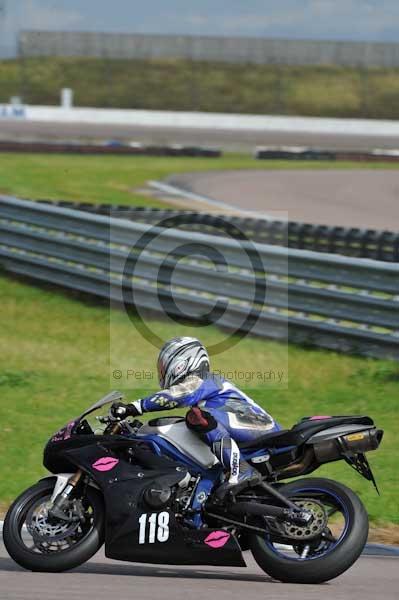 Motorcycle action photographs;Rockingham;Rockingham photographs;event digital images;eventdigitalimages;no limits trackday;peter wileman photography;rockingham corby northamptonshire;trackday;trackday digital images;trackday photos