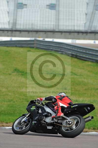 Motorcycle action photographs;Rockingham;Rockingham photographs;event digital images;eventdigitalimages;no limits trackday;peter wileman photography;rockingham corby northamptonshire;trackday;trackday digital images;trackday photos