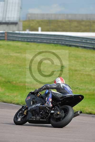 Motorcycle action photographs;Rockingham;Rockingham photographs;event digital images;eventdigitalimages;no limits trackday;peter wileman photography;rockingham corby northamptonshire;trackday;trackday digital images;trackday photos