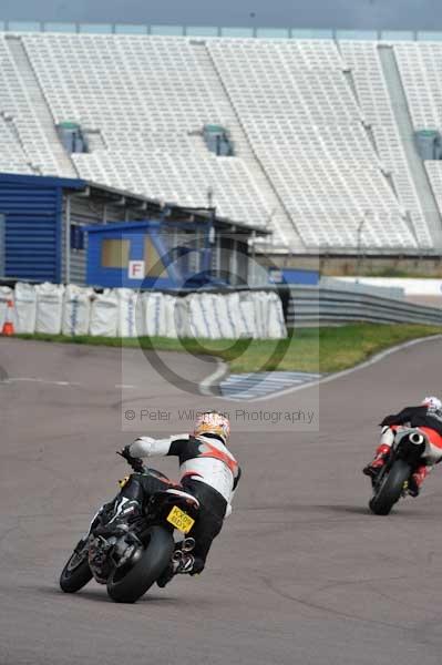 Motorcycle action photographs;Rockingham;Rockingham photographs;event digital images;eventdigitalimages;no limits trackday;peter wileman photography;rockingham corby northamptonshire;trackday;trackday digital images;trackday photos