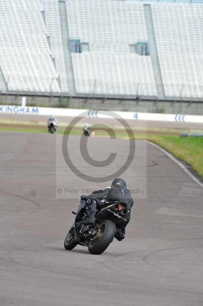 Motorcycle action photographs;Rockingham;Rockingham photographs;event digital images;eventdigitalimages;no limits trackday;peter wileman photography;rockingham corby northamptonshire;trackday;trackday digital images;trackday photos