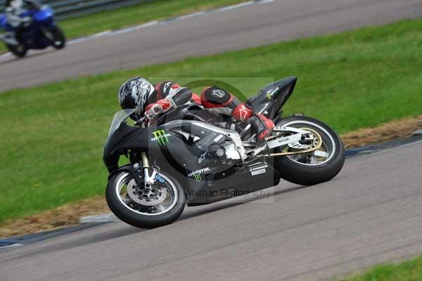 Motorcycle action photographs;Rockingham;Rockingham photographs;event digital images;eventdigitalimages;no limits trackday;peter wileman photography;rockingham corby northamptonshire;trackday;trackday digital images;trackday photos