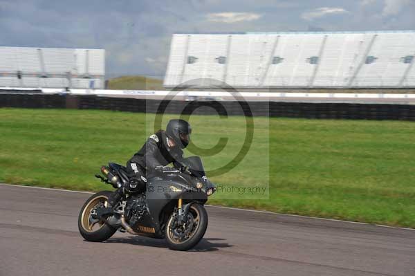Motorcycle action photographs;Rockingham;Rockingham photographs;event digital images;eventdigitalimages;no limits trackday;peter wileman photography;rockingham corby northamptonshire;trackday;trackday digital images;trackday photos
