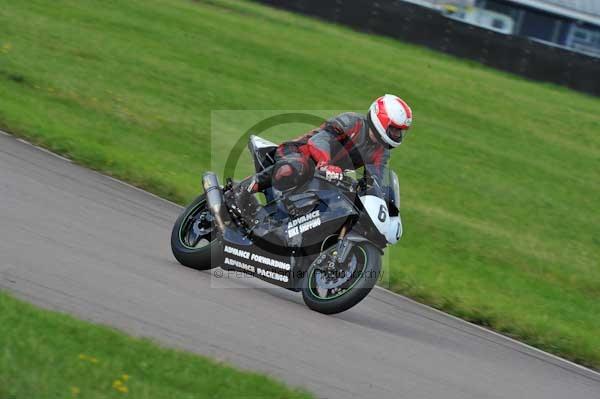 Motorcycle action photographs;Rockingham;Rockingham photographs;event digital images;eventdigitalimages;no limits trackday;peter wileman photography;rockingham corby northamptonshire;trackday;trackday digital images;trackday photos