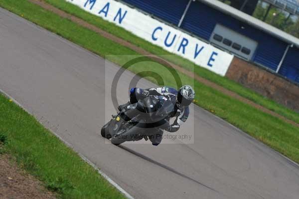 Motorcycle action photographs;Rockingham;Rockingham photographs;event digital images;eventdigitalimages;no limits trackday;peter wileman photography;rockingham corby northamptonshire;trackday;trackday digital images;trackday photos