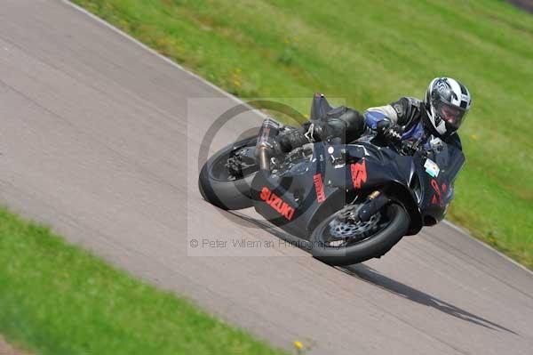 Motorcycle action photographs;Rockingham;Rockingham photographs;event digital images;eventdigitalimages;no limits trackday;peter wileman photography;rockingham corby northamptonshire;trackday;trackday digital images;trackday photos