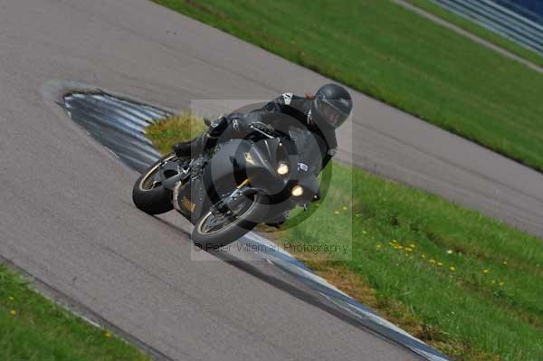 Motorcycle action photographs;Rockingham;Rockingham photographs;event digital images;eventdigitalimages;no limits trackday;peter wileman photography;rockingham corby northamptonshire;trackday;trackday digital images;trackday photos