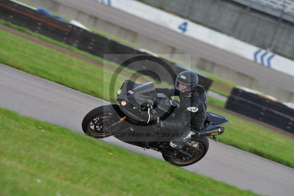 Motorcycle action photographs;Rockingham;Rockingham photographs;event digital images;eventdigitalimages;no limits trackday;peter wileman photography;rockingham corby northamptonshire;trackday;trackday digital images;trackday photos