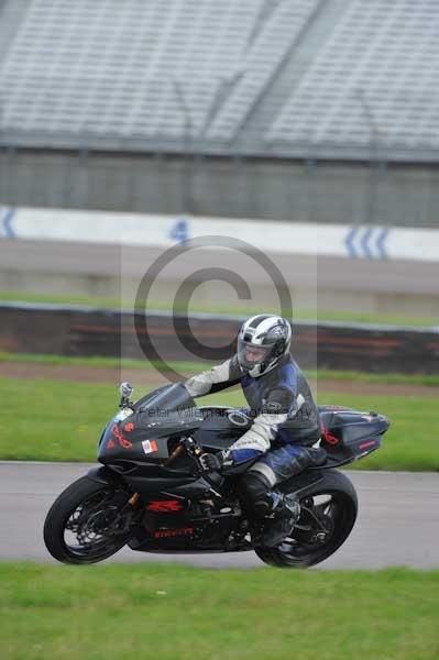 Motorcycle action photographs;Rockingham;Rockingham photographs;event digital images;eventdigitalimages;no limits trackday;peter wileman photography;rockingham corby northamptonshire;trackday;trackday digital images;trackday photos