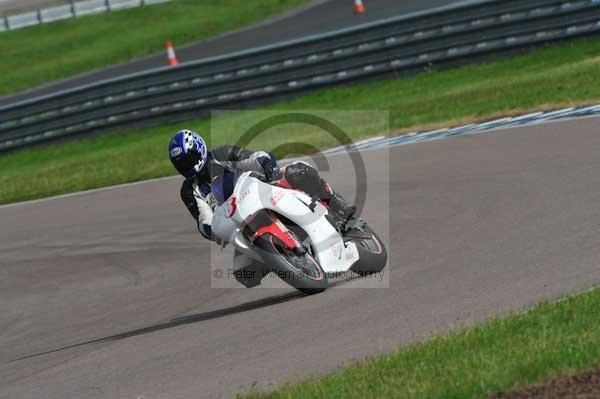 Motorcycle action photographs;Rockingham;Rockingham photographs;event digital images;eventdigitalimages;no limits trackday;peter wileman photography;rockingham corby northamptonshire;trackday;trackday digital images;trackday photos