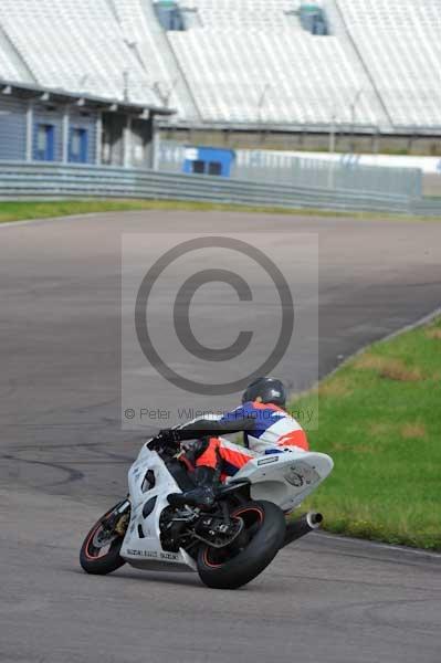 Motorcycle action photographs;Rockingham;Rockingham photographs;event digital images;eventdigitalimages;no limits trackday;peter wileman photography;rockingham corby northamptonshire;trackday;trackday digital images;trackday photos