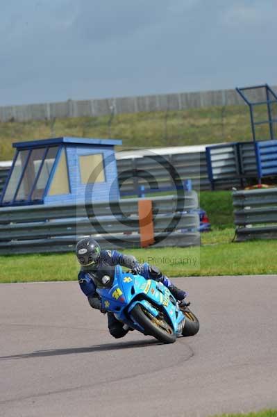 Motorcycle action photographs;Rockingham;Rockingham photographs;event digital images;eventdigitalimages;no limits trackday;peter wileman photography;rockingham corby northamptonshire;trackday;trackday digital images;trackday photos