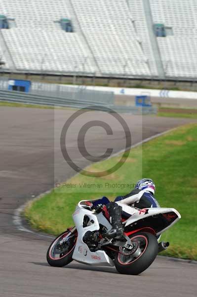 Motorcycle action photographs;Rockingham;Rockingham photographs;event digital images;eventdigitalimages;no limits trackday;peter wileman photography;rockingham corby northamptonshire;trackday;trackday digital images;trackday photos