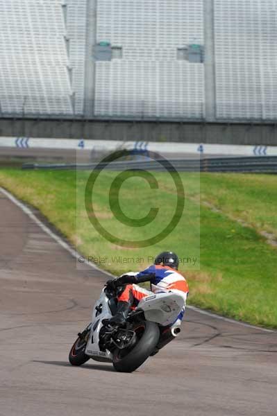 Motorcycle action photographs;Rockingham;Rockingham photographs;event digital images;eventdigitalimages;no limits trackday;peter wileman photography;rockingham corby northamptonshire;trackday;trackday digital images;trackday photos