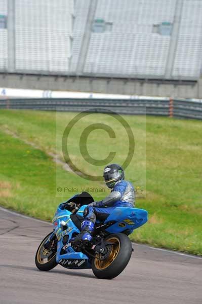 Motorcycle action photographs;Rockingham;Rockingham photographs;event digital images;eventdigitalimages;no limits trackday;peter wileman photography;rockingham corby northamptonshire;trackday;trackday digital images;trackday photos