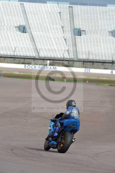 Motorcycle action photographs;Rockingham;Rockingham photographs;event digital images;eventdigitalimages;no limits trackday;peter wileman photography;rockingham corby northamptonshire;trackday;trackday digital images;trackday photos
