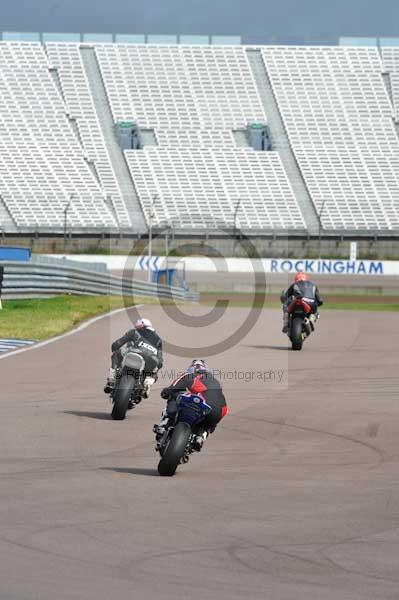 Motorcycle action photographs;Rockingham;Rockingham photographs;event digital images;eventdigitalimages;no limits trackday;peter wileman photography;rockingham corby northamptonshire;trackday;trackday digital images;trackday photos