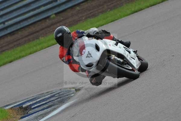 Motorcycle action photographs;Rockingham;Rockingham photographs;event digital images;eventdigitalimages;no limits trackday;peter wileman photography;rockingham corby northamptonshire;trackday;trackday digital images;trackday photos