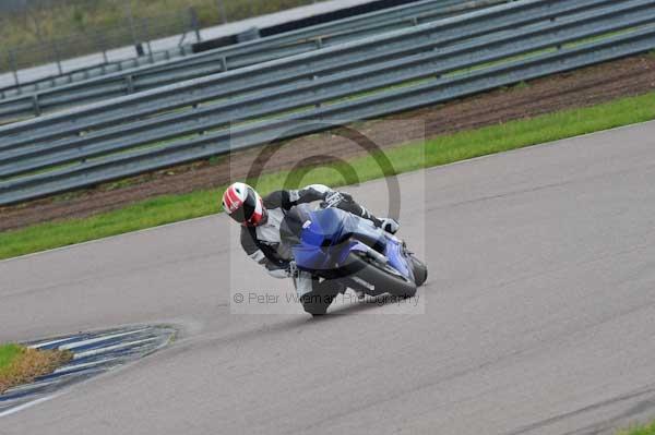 Motorcycle action photographs;Rockingham;Rockingham photographs;event digital images;eventdigitalimages;no limits trackday;peter wileman photography;rockingham corby northamptonshire;trackday;trackday digital images;trackday photos