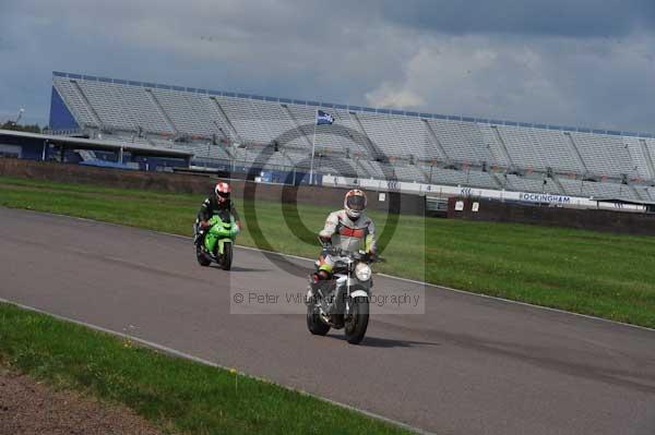Motorcycle action photographs;Rockingham;Rockingham photographs;event digital images;eventdigitalimages;no limits trackday;peter wileman photography;rockingham corby northamptonshire;trackday;trackday digital images;trackday photos