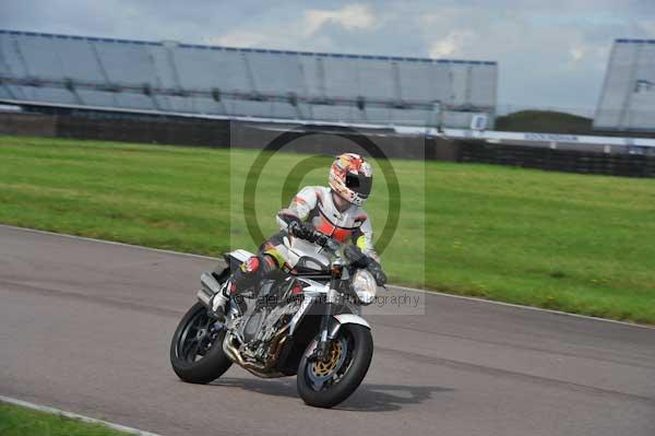 Motorcycle action photographs;Rockingham;Rockingham photographs;event digital images;eventdigitalimages;no limits trackday;peter wileman photography;rockingham corby northamptonshire;trackday;trackday digital images;trackday photos