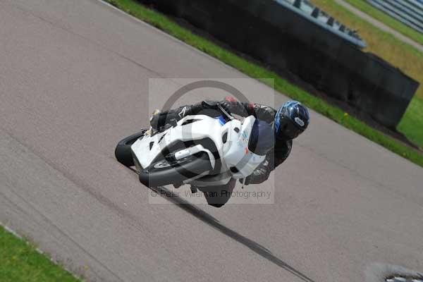 Motorcycle action photographs;Rockingham;Rockingham photographs;event digital images;eventdigitalimages;no limits trackday;peter wileman photography;rockingham corby northamptonshire;trackday;trackday digital images;trackday photos