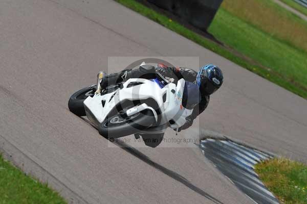 Motorcycle action photographs;Rockingham;Rockingham photographs;event digital images;eventdigitalimages;no limits trackday;peter wileman photography;rockingham corby northamptonshire;trackday;trackday digital images;trackday photos