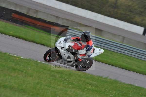 Motorcycle action photographs;Rockingham;Rockingham photographs;event digital images;eventdigitalimages;no limits trackday;peter wileman photography;rockingham corby northamptonshire;trackday;trackday digital images;trackday photos