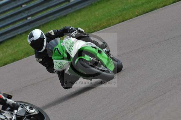 Motorcycle action photographs;Rockingham;Rockingham photographs;event digital images;eventdigitalimages;no limits trackday;peter wileman photography;rockingham corby northamptonshire;trackday;trackday digital images;trackday photos