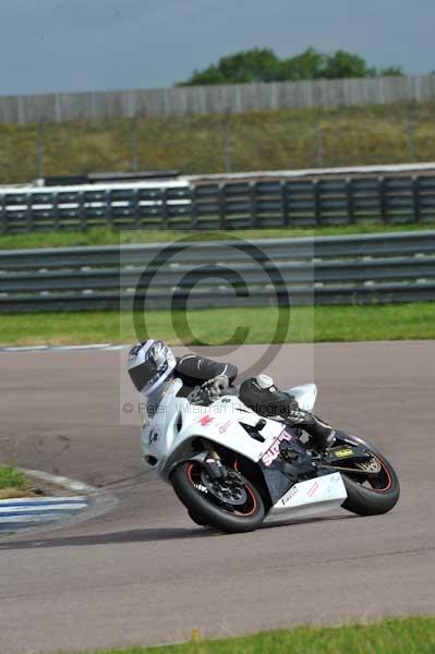 Motorcycle action photographs;Rockingham;Rockingham photographs;event digital images;eventdigitalimages;no limits trackday;peter wileman photography;rockingham corby northamptonshire;trackday;trackday digital images;trackday photos