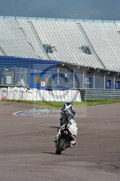Motorcycle action photographs;Rockingham;Rockingham photographs;event digital images;eventdigitalimages;no limits trackday;peter wileman photography;rockingham corby northamptonshire;trackday;trackday digital images;trackday photos