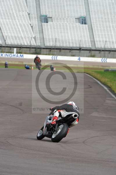 Motorcycle action photographs;Rockingham;Rockingham photographs;event digital images;eventdigitalimages;no limits trackday;peter wileman photography;rockingham corby northamptonshire;trackday;trackday digital images;trackday photos