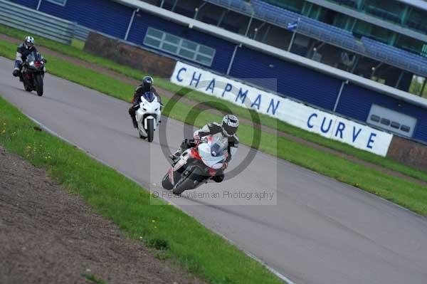Motorcycle action photographs;Rockingham;Rockingham photographs;event digital images;eventdigitalimages;no limits trackday;peter wileman photography;rockingham corby northamptonshire;trackday;trackday digital images;trackday photos