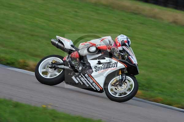 Motorcycle action photographs;Rockingham;Rockingham photographs;event digital images;eventdigitalimages;no limits trackday;peter wileman photography;rockingham corby northamptonshire;trackday;trackday digital images;trackday photos