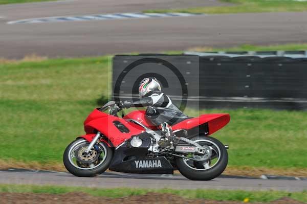 Motorcycle action photographs;Rockingham;Rockingham photographs;event digital images;eventdigitalimages;no limits trackday;peter wileman photography;rockingham corby northamptonshire;trackday;trackday digital images;trackday photos