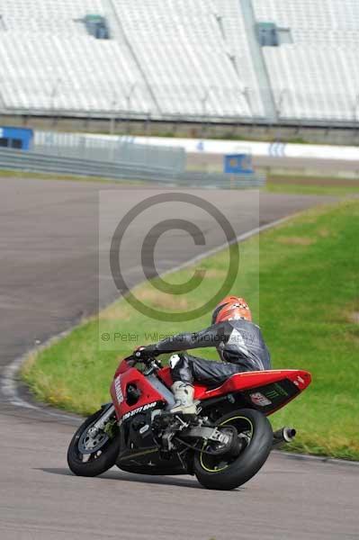 Motorcycle action photographs;Rockingham;Rockingham photographs;event digital images;eventdigitalimages;no limits trackday;peter wileman photography;rockingham corby northamptonshire;trackday;trackday digital images;trackday photos