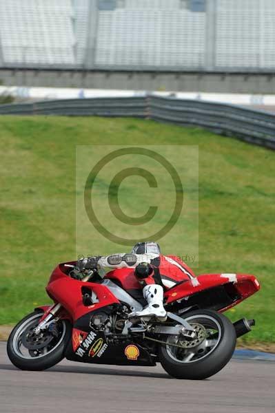 Motorcycle action photographs;Rockingham;Rockingham photographs;event digital images;eventdigitalimages;no limits trackday;peter wileman photography;rockingham corby northamptonshire;trackday;trackday digital images;trackday photos