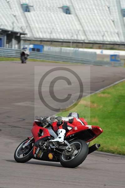 Motorcycle action photographs;Rockingham;Rockingham photographs;event digital images;eventdigitalimages;no limits trackday;peter wileman photography;rockingham corby northamptonshire;trackday;trackday digital images;trackday photos