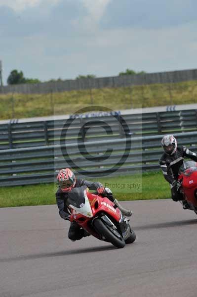 Motorcycle action photographs;Rockingham;Rockingham photographs;event digital images;eventdigitalimages;no limits trackday;peter wileman photography;rockingham corby northamptonshire;trackday;trackday digital images;trackday photos