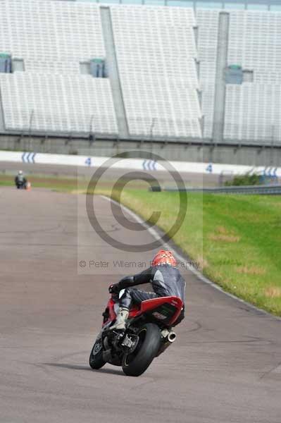 Motorcycle action photographs;Rockingham;Rockingham photographs;event digital images;eventdigitalimages;no limits trackday;peter wileman photography;rockingham corby northamptonshire;trackday;trackday digital images;trackday photos