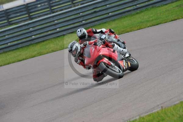 Motorcycle action photographs;Rockingham;Rockingham photographs;event digital images;eventdigitalimages;no limits trackday;peter wileman photography;rockingham corby northamptonshire;trackday;trackday digital images;trackday photos