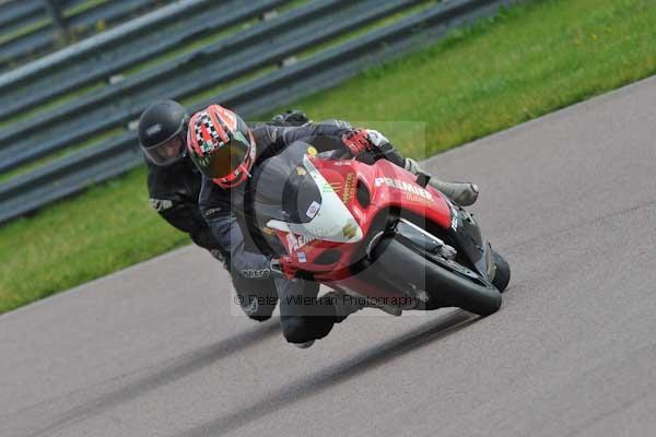 Motorcycle action photographs;Rockingham;Rockingham photographs;event digital images;eventdigitalimages;no limits trackday;peter wileman photography;rockingham corby northamptonshire;trackday;trackday digital images;trackday photos