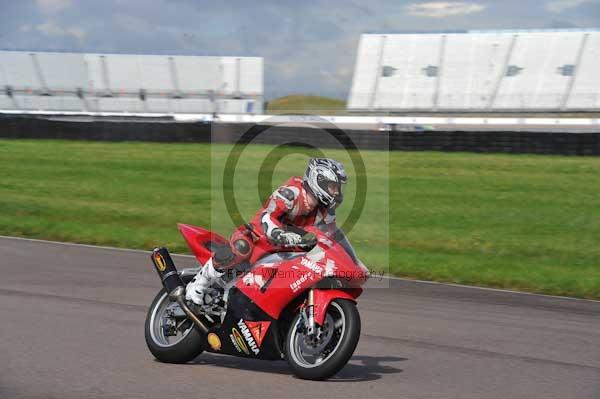 Motorcycle action photographs;Rockingham;Rockingham photographs;event digital images;eventdigitalimages;no limits trackday;peter wileman photography;rockingham corby northamptonshire;trackday;trackday digital images;trackday photos
