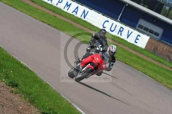 Motorcycle action photographs;Rockingham;Rockingham photographs;event digital images;eventdigitalimages;no limits trackday;peter wileman photography;rockingham corby northamptonshire;trackday;trackday digital images;trackday photos