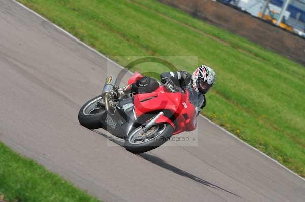 Motorcycle action photographs;Rockingham;Rockingham photographs;event digital images;eventdigitalimages;no limits trackday;peter wileman photography;rockingham corby northamptonshire;trackday;trackday digital images;trackday photos