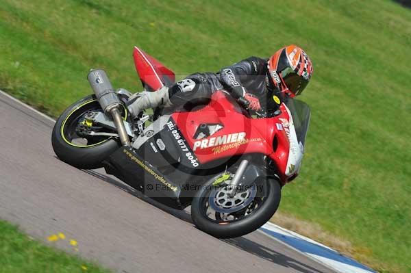Motorcycle action photographs;Rockingham;Rockingham photographs;event digital images;eventdigitalimages;no limits trackday;peter wileman photography;rockingham corby northamptonshire;trackday;trackday digital images;trackday photos