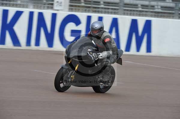 Motorcycle action photographs;Rockingham;Rockingham photographs;event digital images;eventdigitalimages;no limits trackday;peter wileman photography;rockingham corby northamptonshire;trackday;trackday digital images;trackday photos