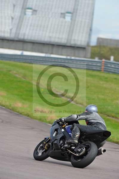 Motorcycle action photographs;Rockingham;Rockingham photographs;event digital images;eventdigitalimages;no limits trackday;peter wileman photography;rockingham corby northamptonshire;trackday;trackday digital images;trackday photos