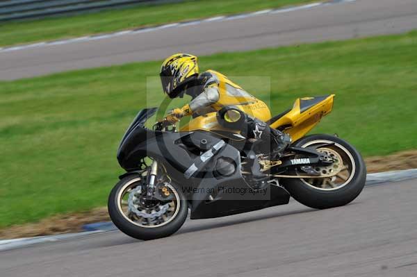 Motorcycle action photographs;Rockingham;Rockingham photographs;event digital images;eventdigitalimages;no limits trackday;peter wileman photography;rockingham corby northamptonshire;trackday;trackday digital images;trackday photos