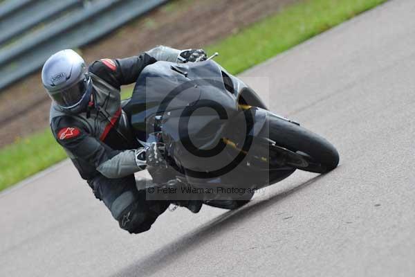 Motorcycle action photographs;Rockingham;Rockingham photographs;event digital images;eventdigitalimages;no limits trackday;peter wileman photography;rockingham corby northamptonshire;trackday;trackday digital images;trackday photos